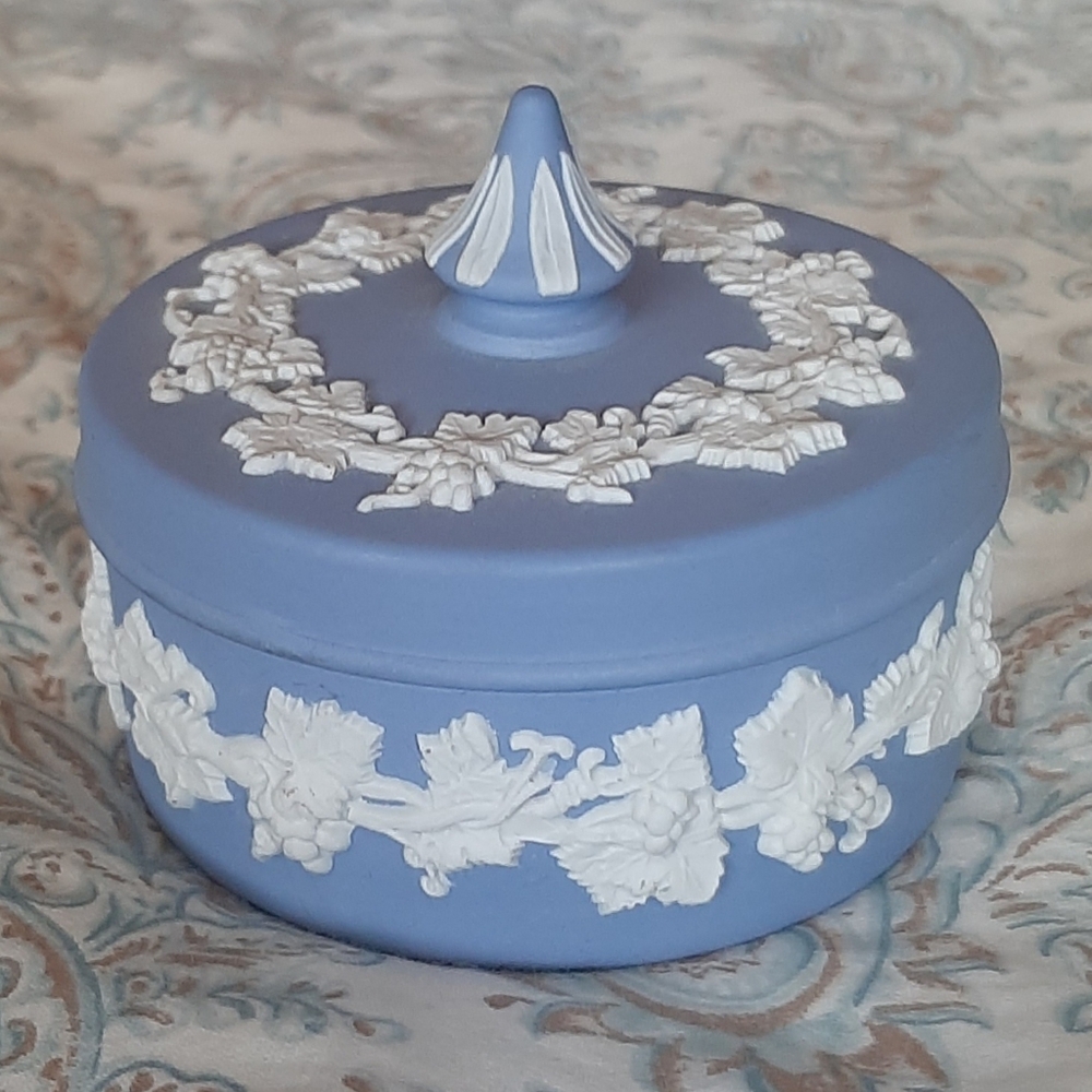 Wedgwood Blue and White Grapes/Leaves Trinket Box